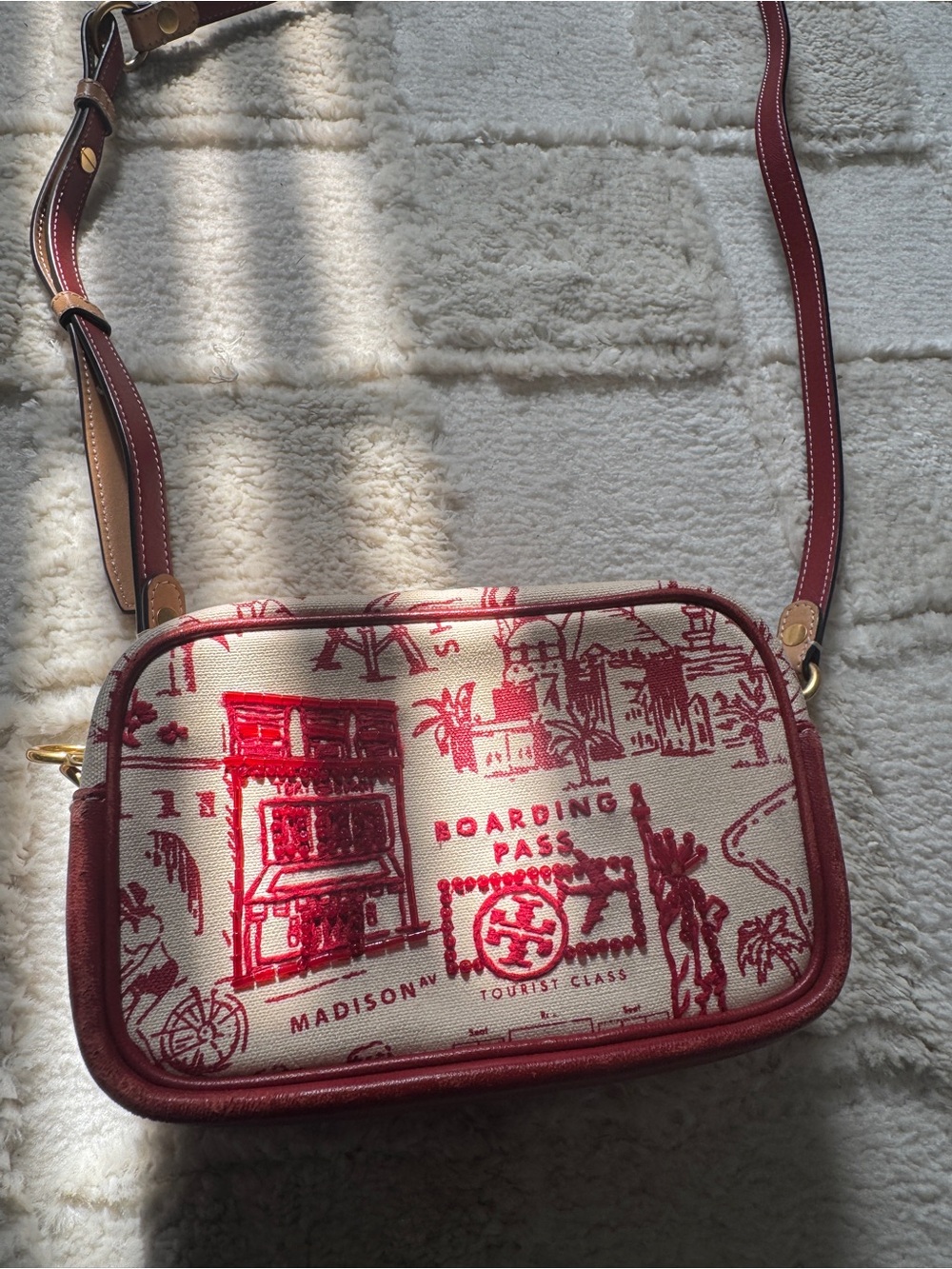 Tory Burch Embellished Travel Print Camera Bag – Red/Cream Crossbody - Picture 2 of 13